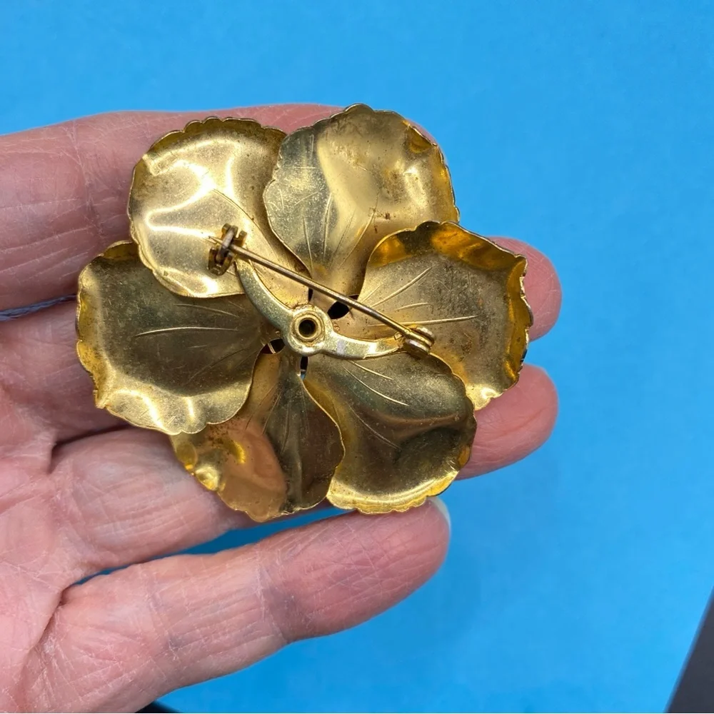Vintage Gold Tone Floral Brooch 2” Textured Granny Core